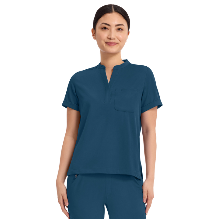 Haut avec poche poitrine et col mandarin, femme – HEALING HANDS – 650 (MACY)