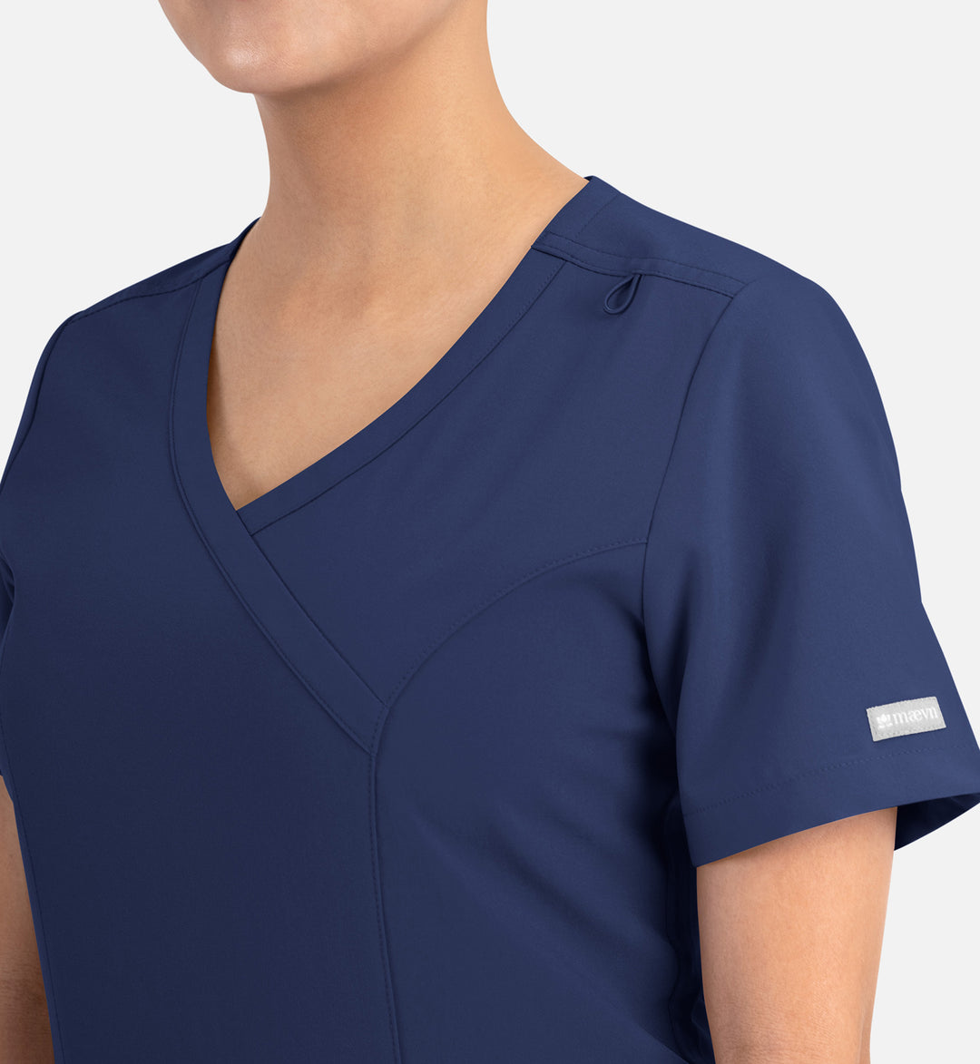 Wrap-style top with pockets at the bottom, women - MOMENTUM - SHADD HEALTH & BUSINESS CENTRE