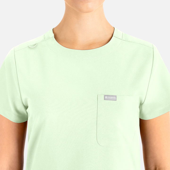 Women's Round-Neck Top - MOMENTUM - 5005