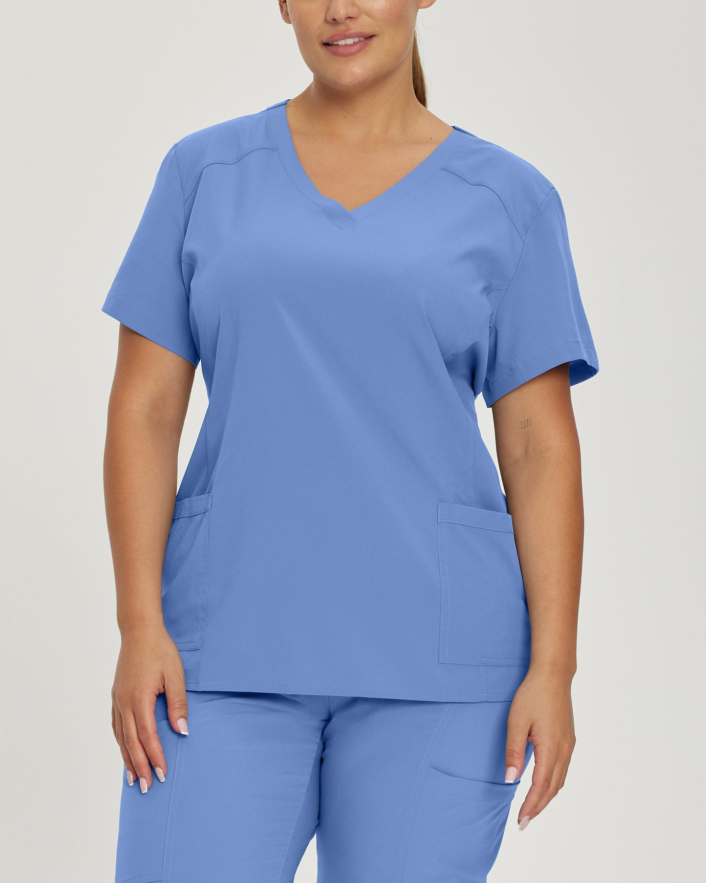 Women's V-neck top with two pockets - FIT - 785