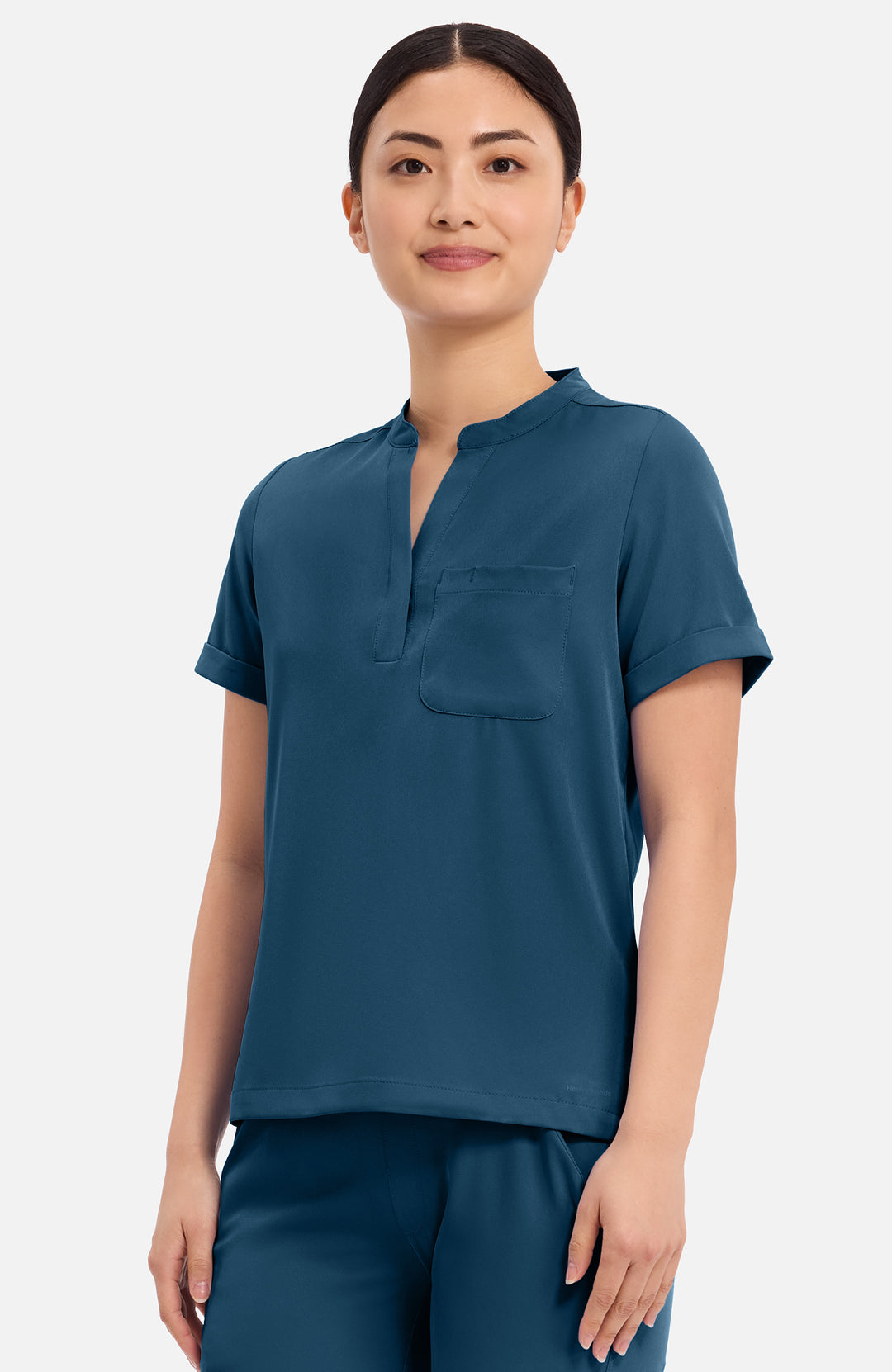 Haut avec poche poitrine et col mandarin, femme – HEALING HANDS – 650 (MACY)